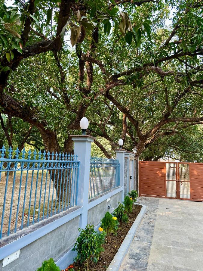 فيلا Kaashi Flora فاراناسي المظهر الخارجي الصورة
